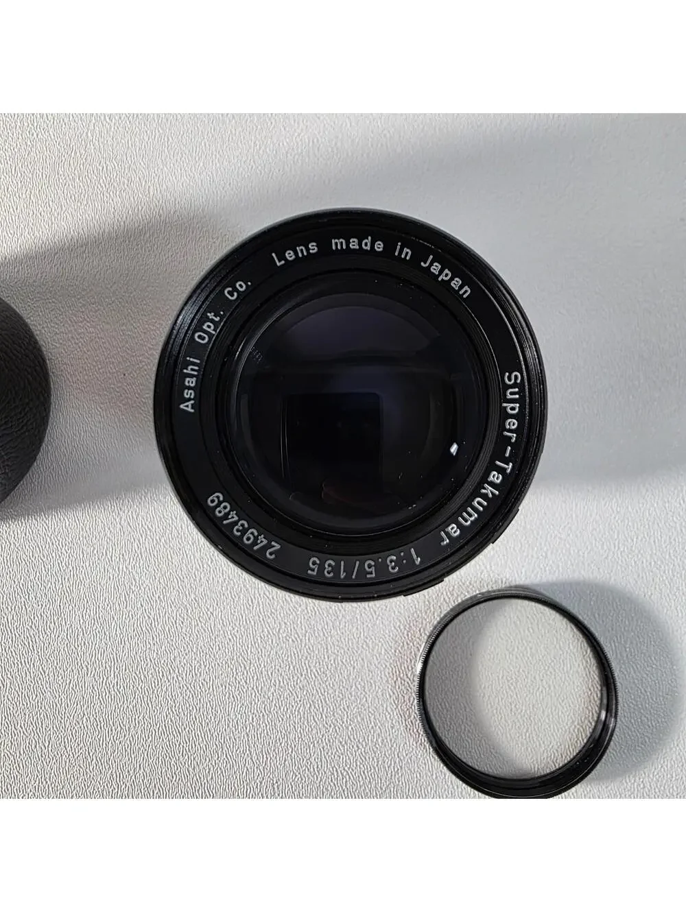 Asahi Pentax Super Takumar 135mm f/3.5 M42 Lens w/ Case & Cap